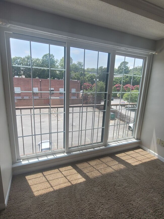 Building Photo - Five Points - Plaza Center