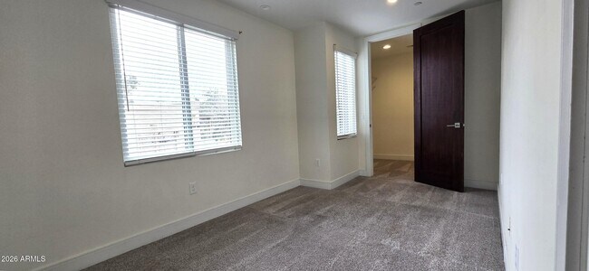 Building Photo - 506 S Hardy Dr