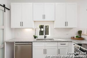 Building Photo - 1210 Gardina St