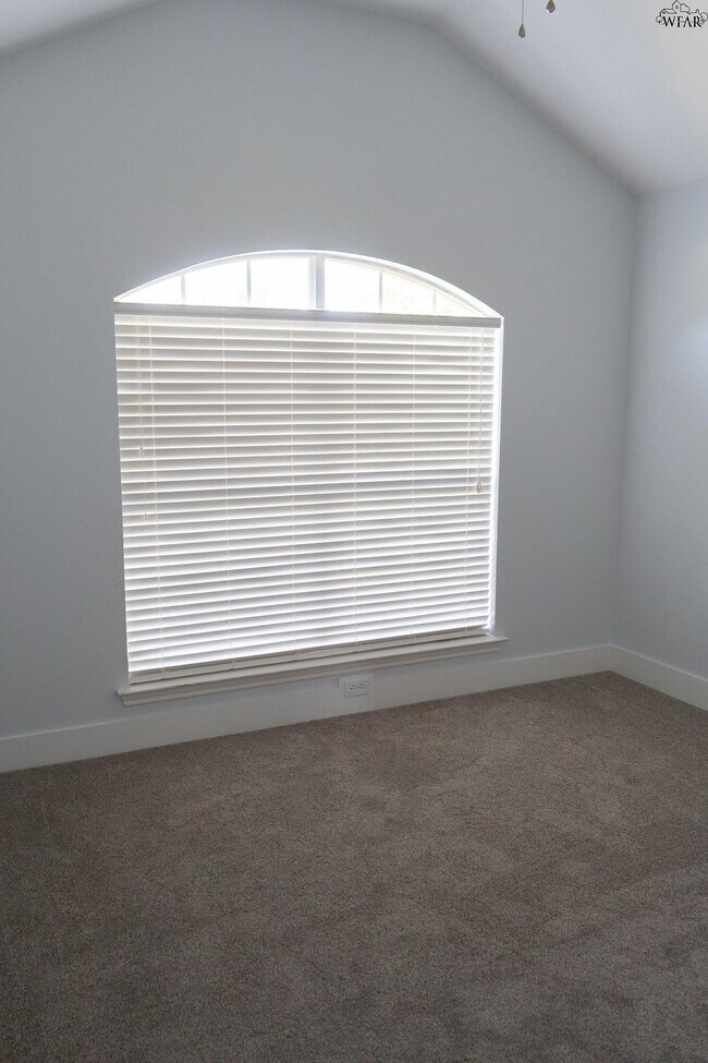 Building Photo - 5 Libby Ct