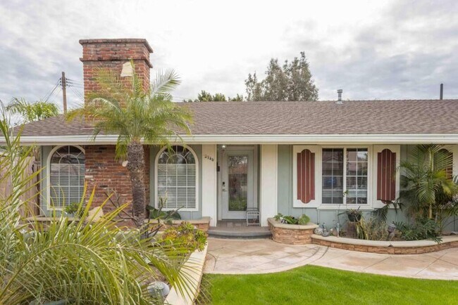 Building Photo - 2744 E Bennett Ave