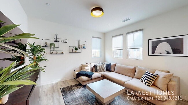 Building Photo - 20607 W Chestnut Cir