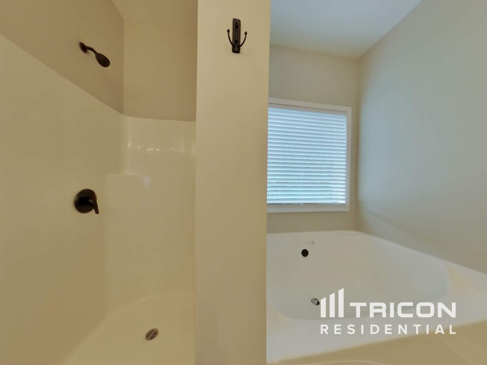Building Photo - 124 Kings Crossing Ct