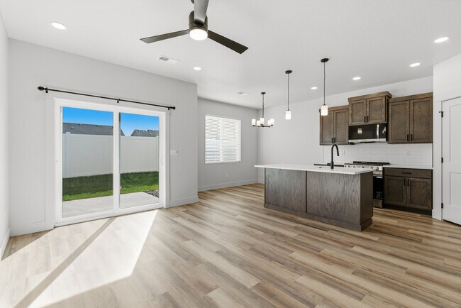 Building Photo - 4711 Highgarden Wy