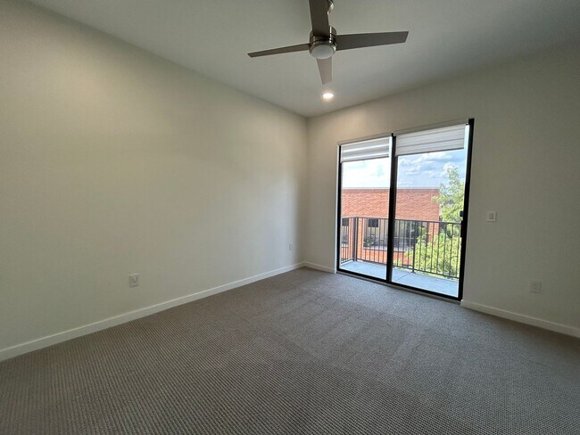 Building Photo - "Fort Worth Texas Condo for Rent"