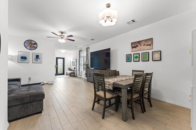 Building Photo - 23026 Undertaken Path