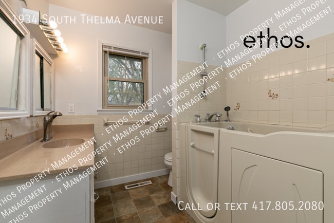 Building Photo - 1934 S Thelma Ave