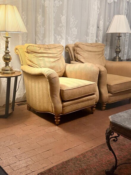 Building Photo - 5326 Main St