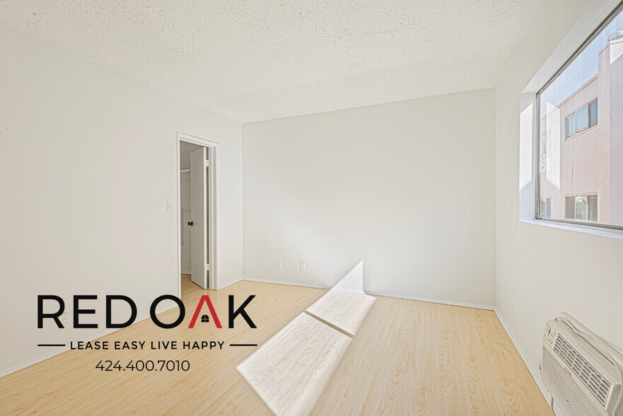 Building Photo - 2065 Rodney Dr