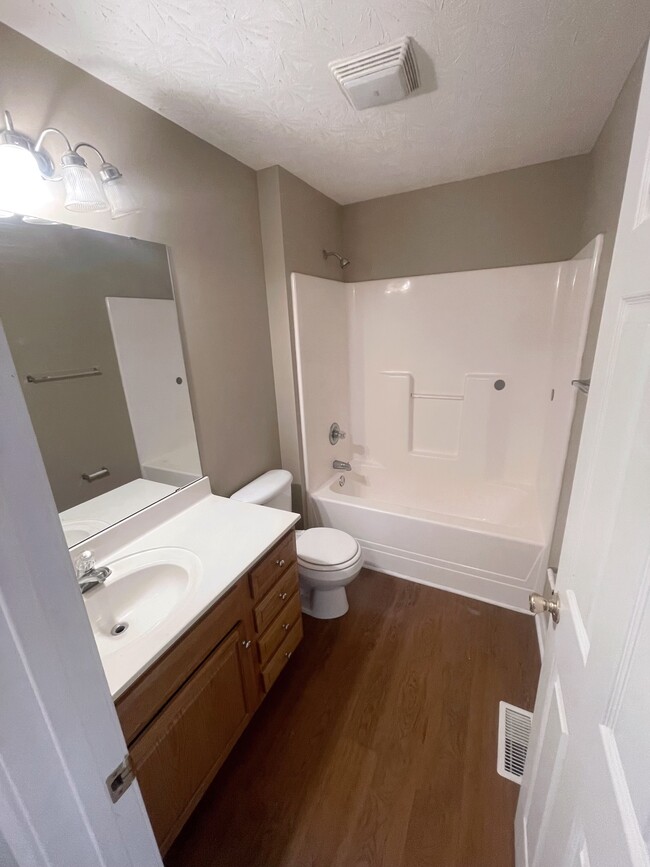 Building Photo - 109 Hillridge Ct