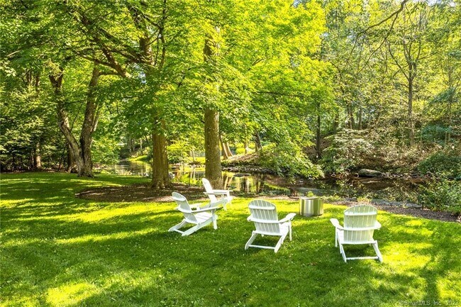 Building Photo - 33 Riverfield Dr