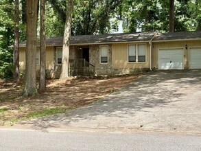 Building Photo - Beautiful 3-Bedroom, 2-Bath Ranch with Spacious Kitchen & Private Backyard