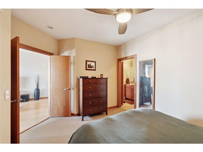 Building Photo - 15 E Franklin Ave