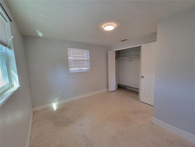 Building Photo - 3301 Ash St