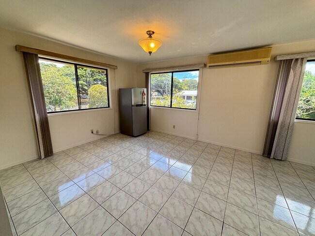 Building Photo - 2820 Kaimuki Ave