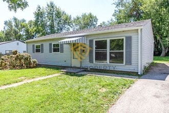 Building Photo - 2832 Manlove Ave