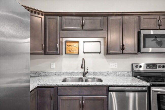 Building Photo - 318 Fallow Cir