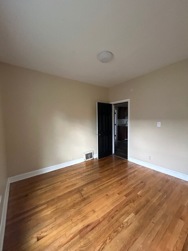 Building Photo - 39 Springdale Ave