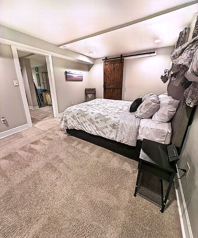 Building Photo - Stylish & Convenient Atlanta Room: All-Inclusive Living!