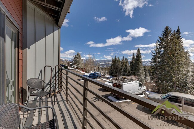 Building Photo - Sunshine and Views-Furnished 2 Bedrooms/2 Bathrooms Buffalo Ridge Condo