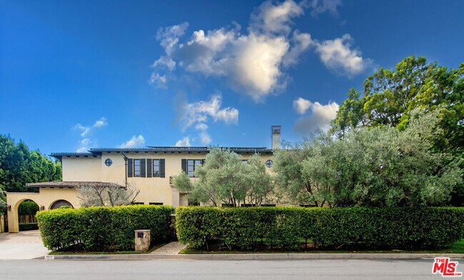 Building Photo - 1221 Minorca Dr