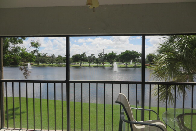 Building Photo - 22759 Mandeville Pl