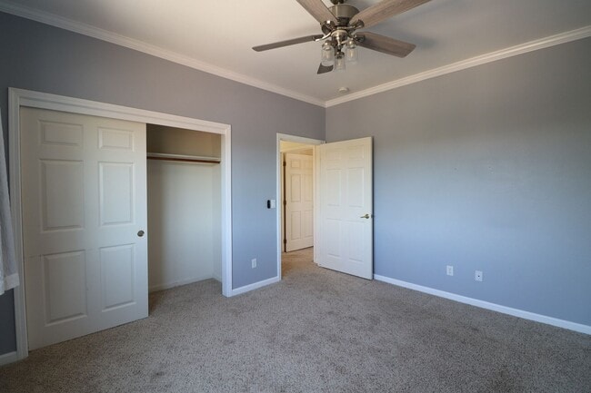 Building Photo - Beautiful Templeton Home