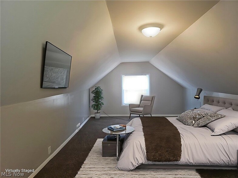 Building Photo - 9516 Alexander Rd