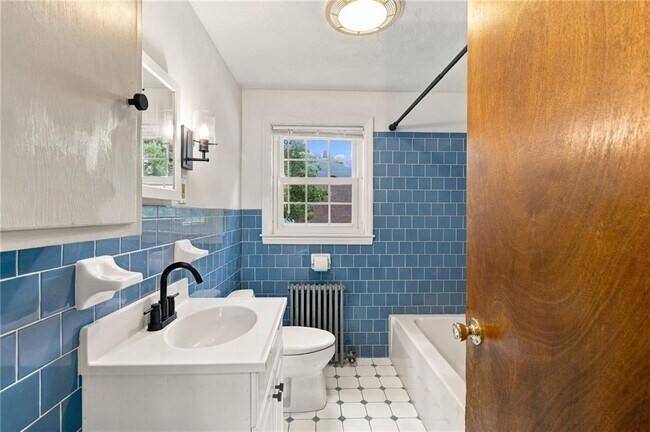 Building Photo - 258 Lowden St