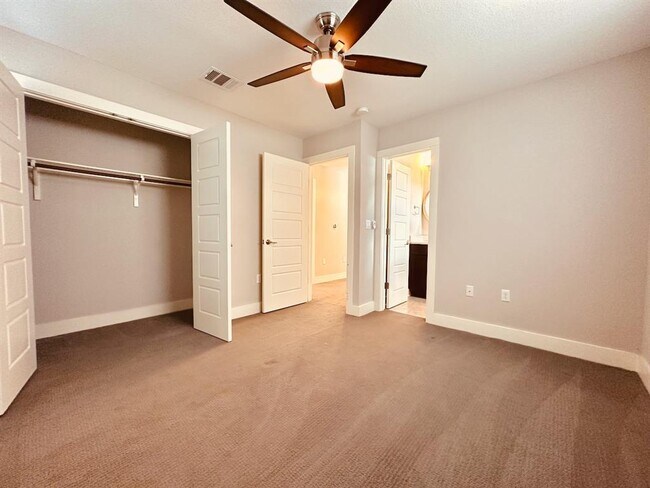Building Photo - 2921 Stock Dr