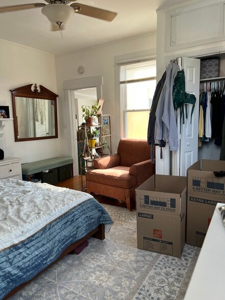 Building Photo - 700 Hinton Ave