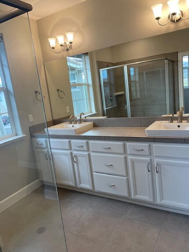 Building Photo - Large Condo in the Heart of Damonte Ranch