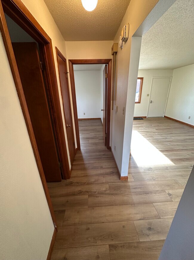 Building Photo - 809 2nd Ave NE