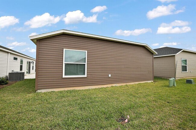 Building Photo - 3814 Zentko St