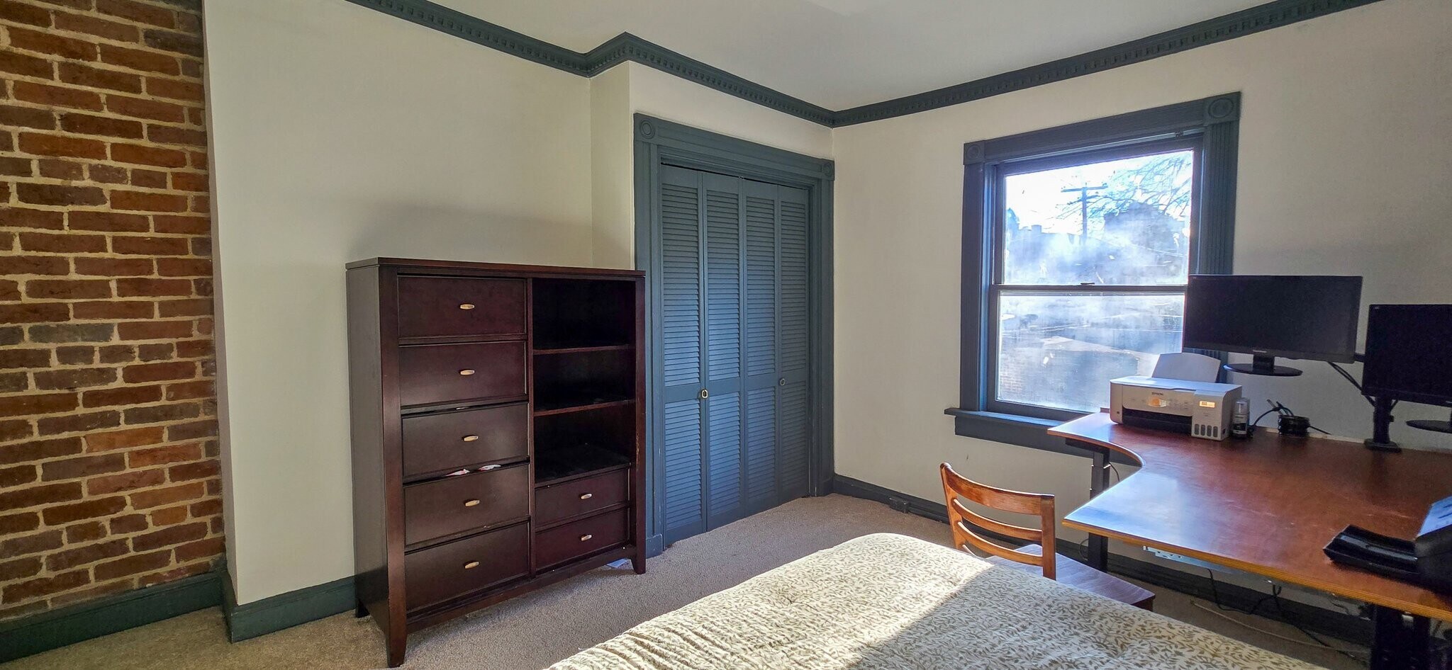 Building Photo - 209 W Clay St