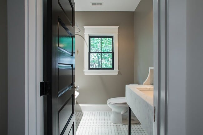 Building Photo - 2018 Englewood Ave