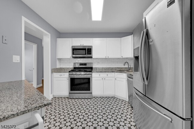 Building Photo - 30 Birch Terrace