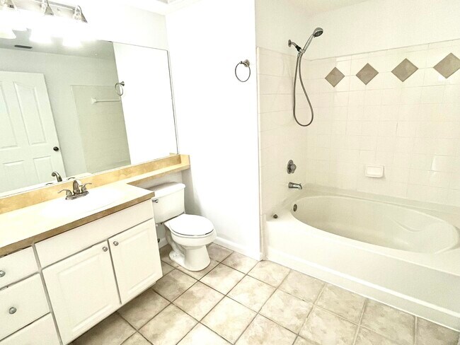 Building Photo - 9833 Baywinds Blvd