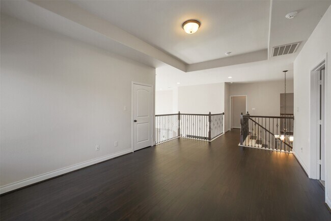 Building Photo - 2707 River Run Rd