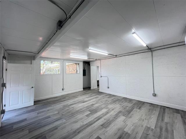 Building Photo - 208 Shelmar Dr