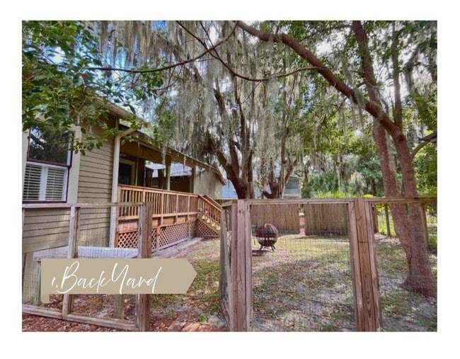 Building Photo - 208 Bartlett St