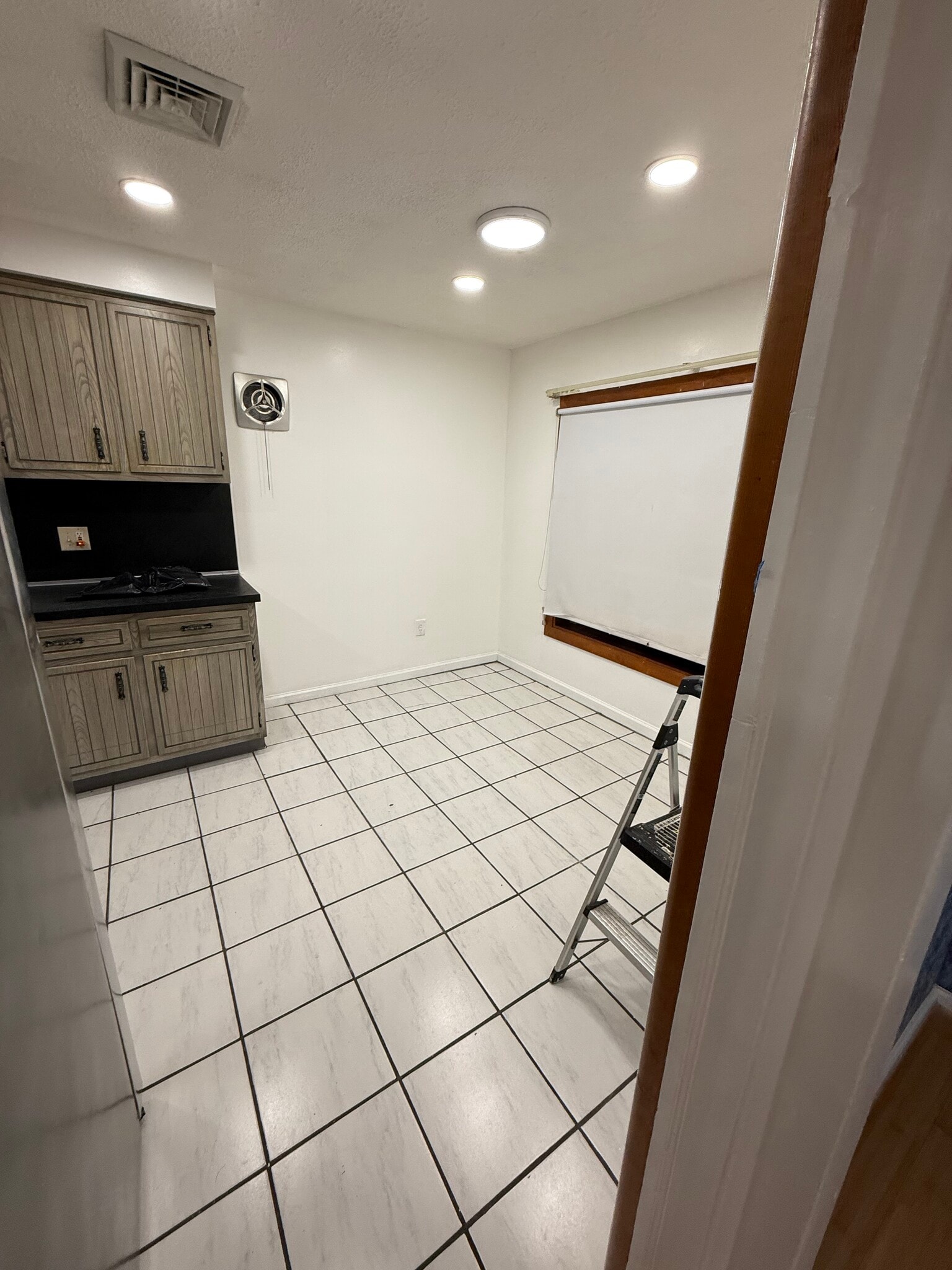 Building Photo - 5654 Burger St