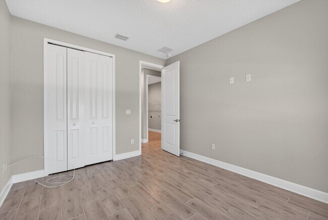 Building Photo - 85614 Fall River Pkwy