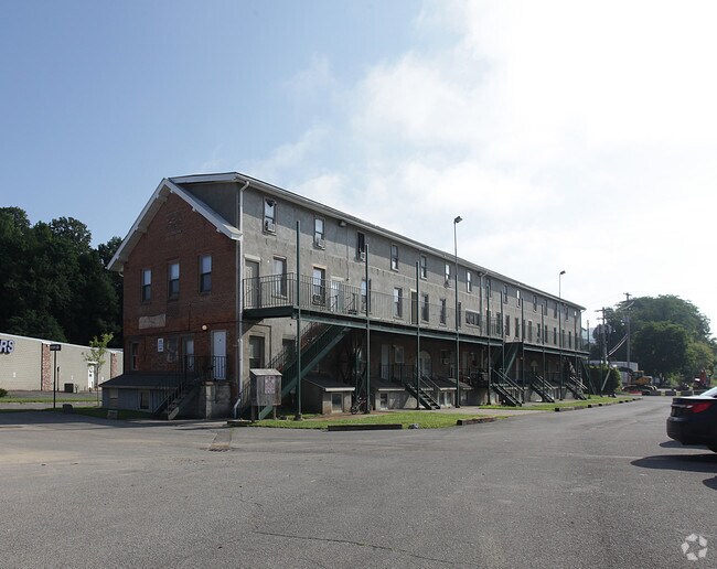 Building Photo - 70 Market St