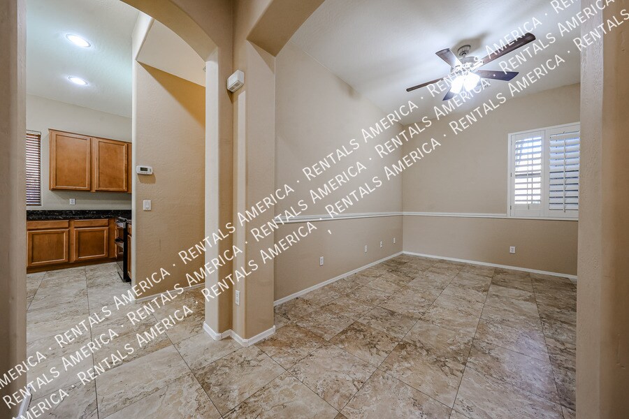 Building Photo - 8351 W Rosewood Ln