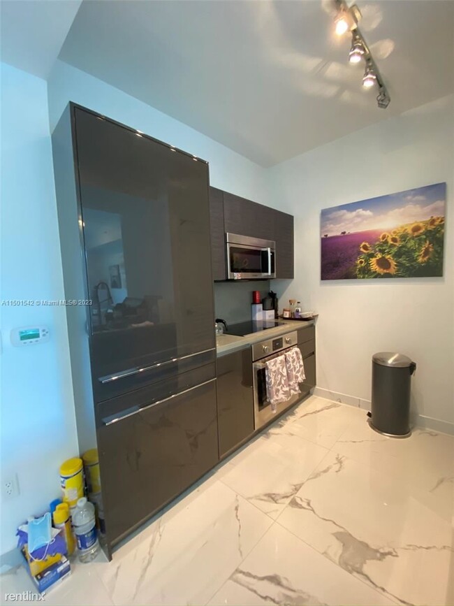 Building Photo - 1 br, 1 bath Condo - 1080 Brickell Ave Uni...