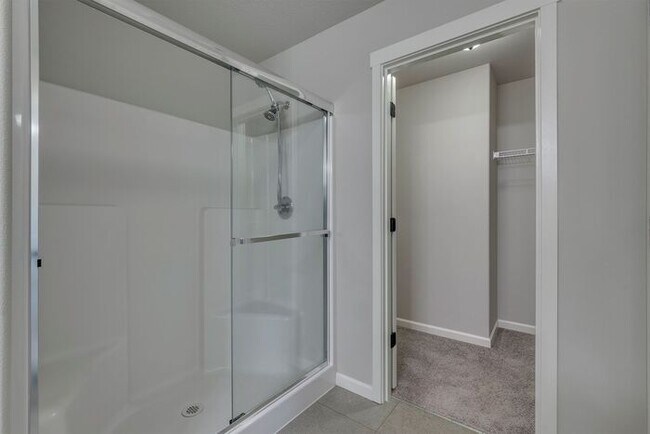 Building Photo - Newer Two-Level Home in Forest Grove close to Pacific University!