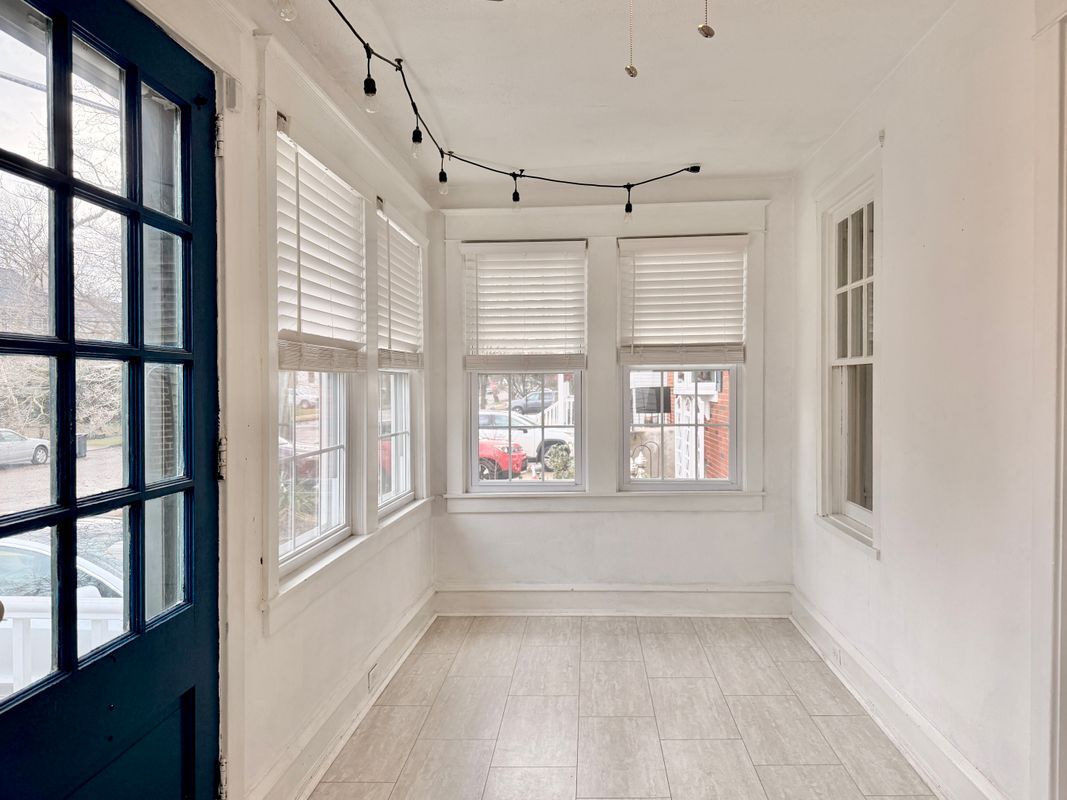 Building Photo - 7041 Harvey Ave