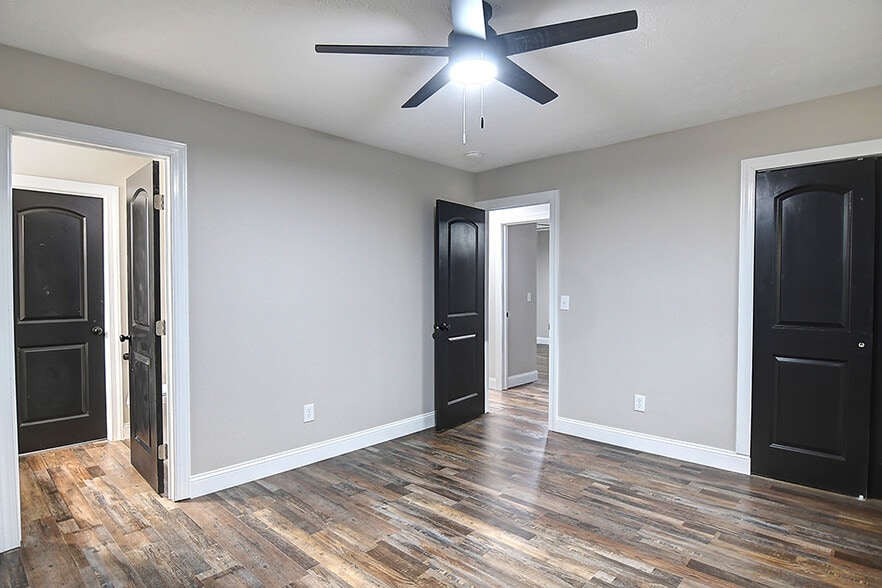 Building Photo - 1209 Nutwood Dr