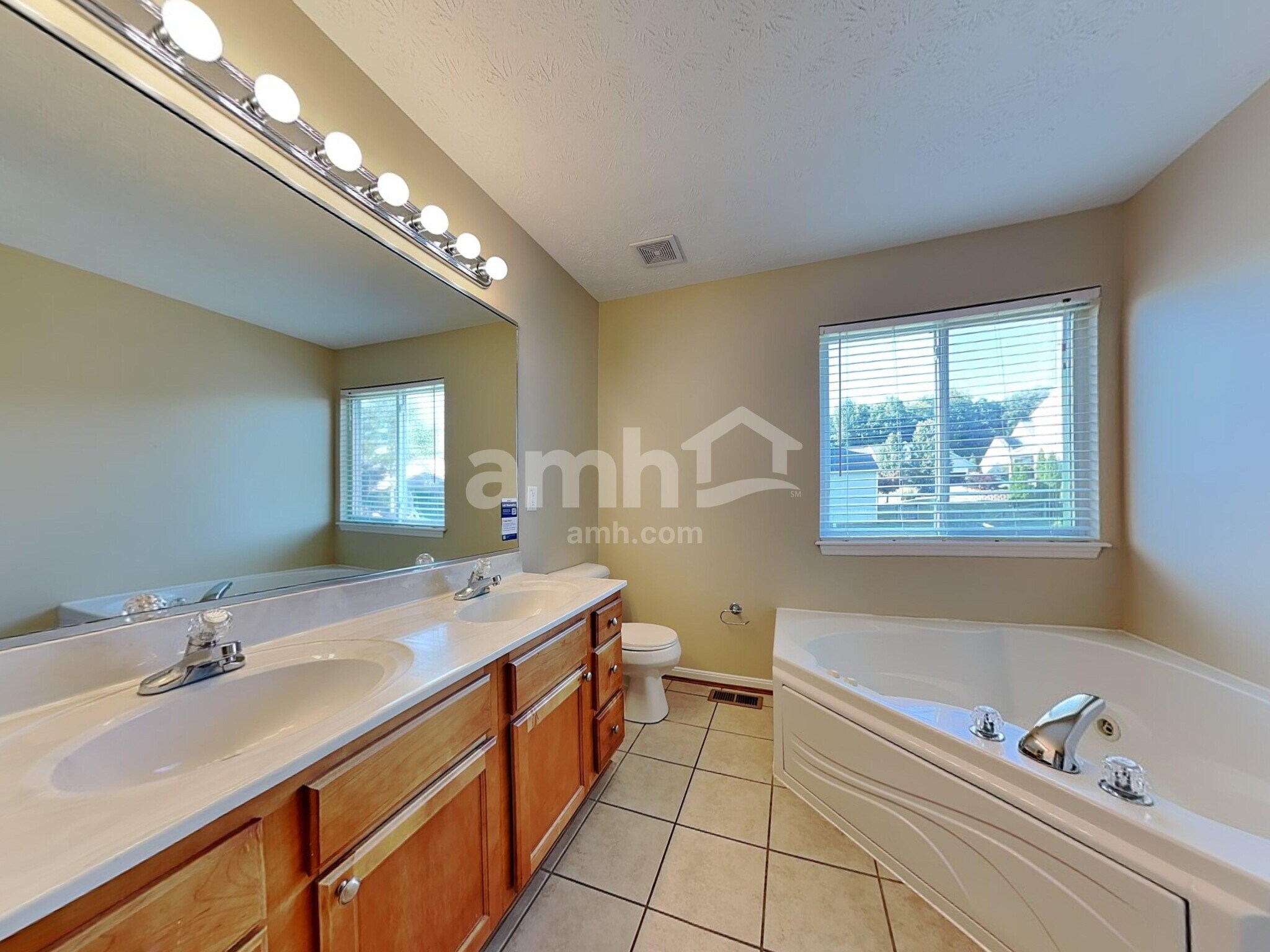 Building Photo - 10742 Stone Ridge Way